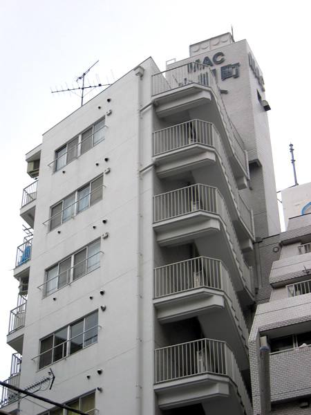 マック小網町コート
